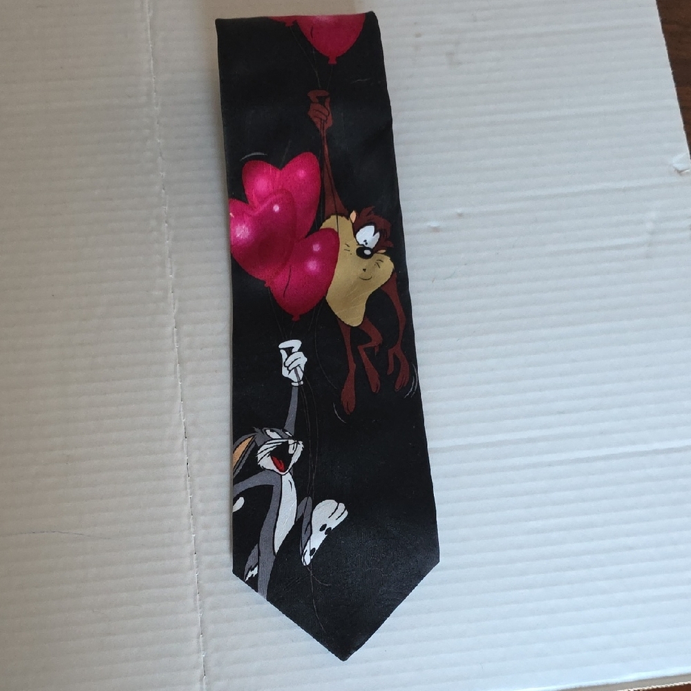Warner Bros. Vintage Looney Tunes Black Tie with Pink Hearts.
